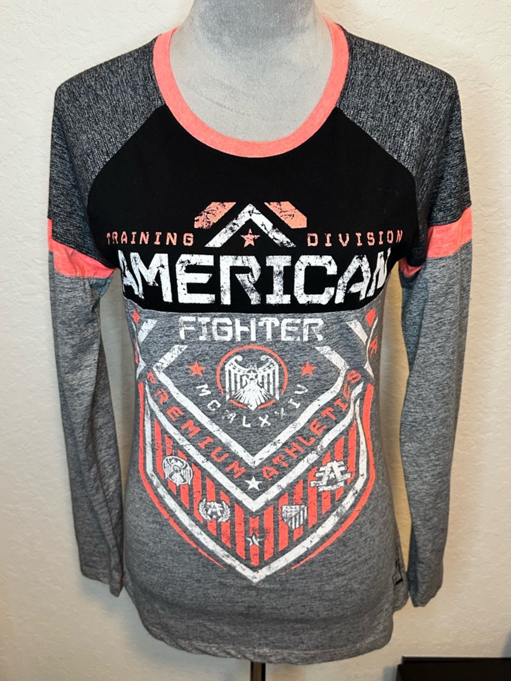 American Fighter Buckle Long Sleeve Graphic Tee Gray Coral MMA Women’s M
